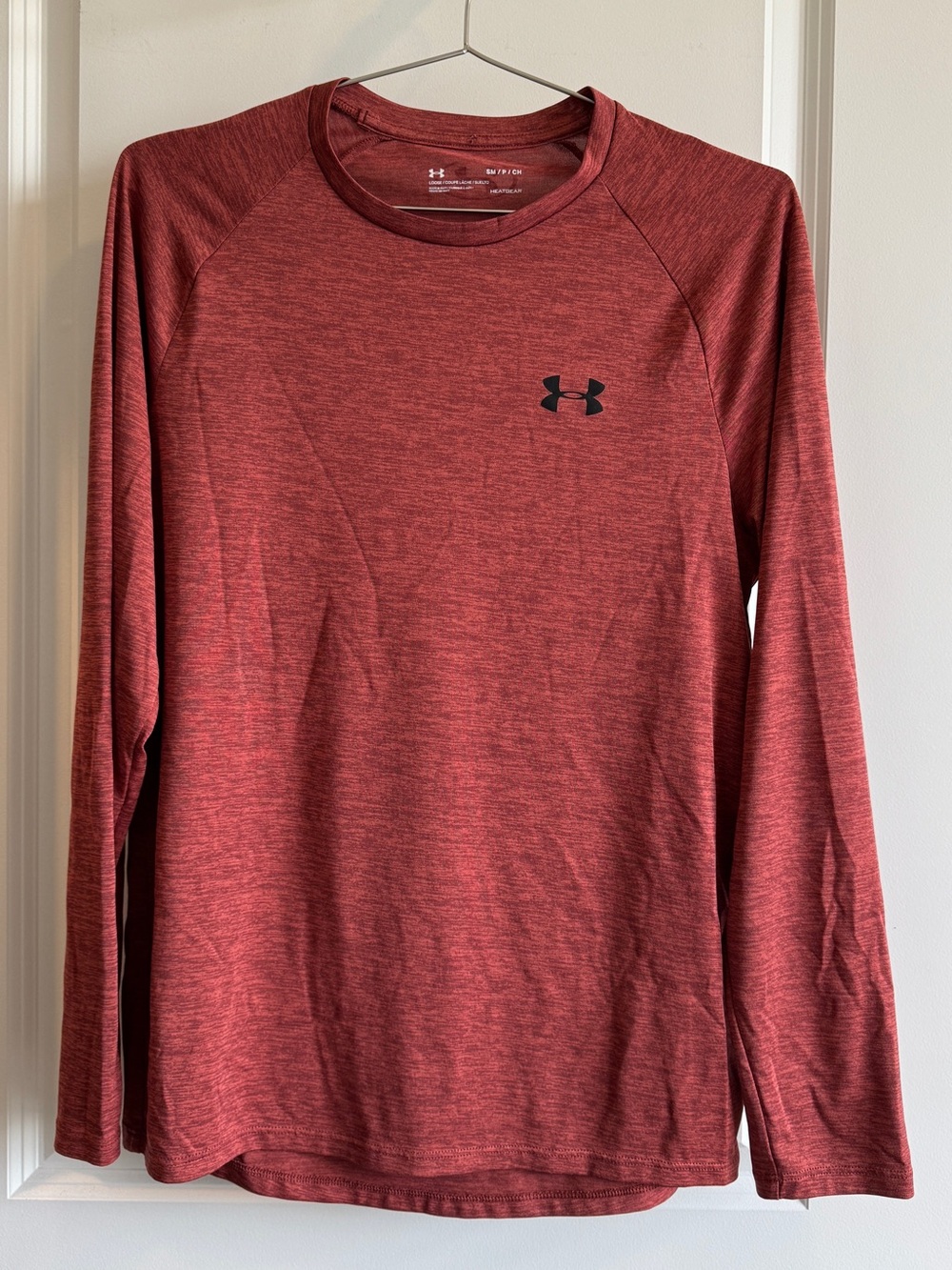 Under Armour Men’s Loose Heather Red Long Sleeve Performance Tee heatgear